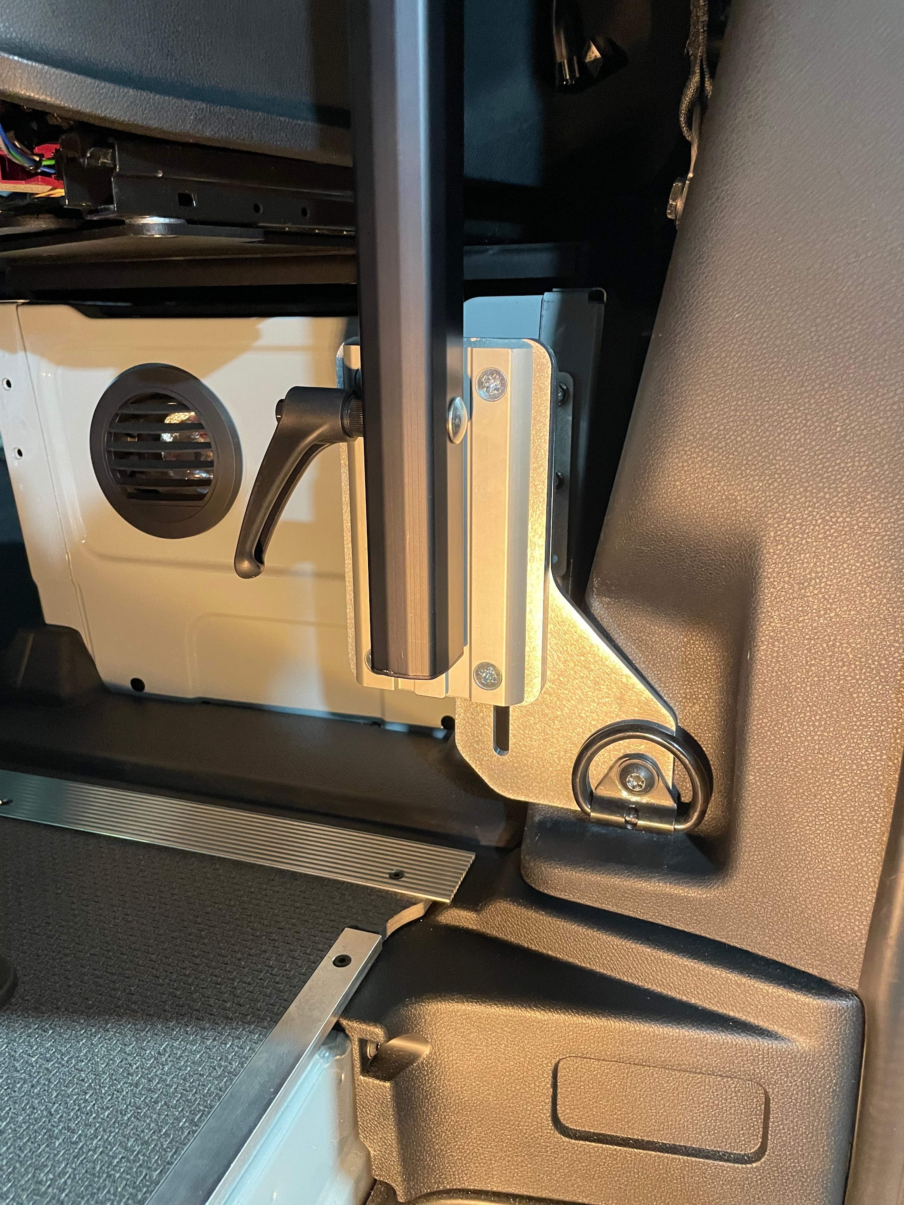 Mercedes Sprinter B-Pillar Lagun Table Mount